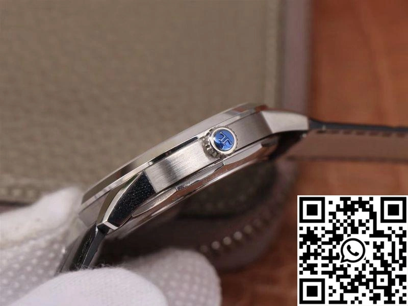 TravelReady 8F Factory Jaeger-LeCoultre Geophysic Univrsal Time 8102520 Stainless Steel 2056