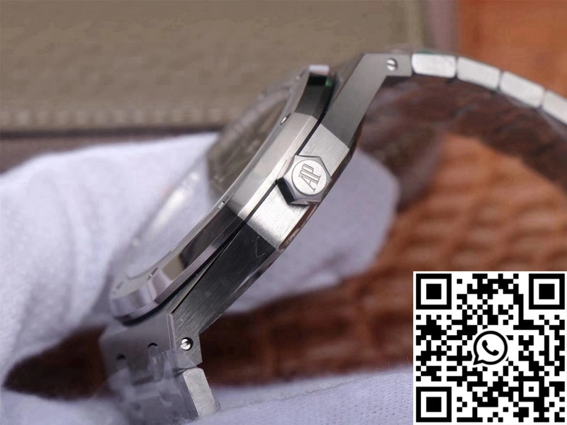 Compact Audemars Piguet Royal Oak 15400ST.OO.1220ST.01 ZF Factory Black Dial 90