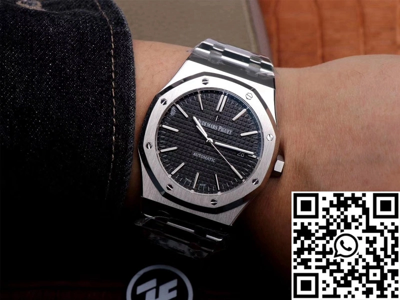 Compact Audemars Piguet Royal Oak 15400ST.OO.1220ST.01 ZF Factory Black Dial 90