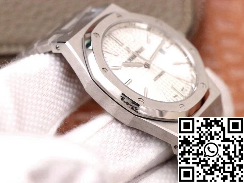 Comfortable Audemars Piguet Royal Oak 15400ST.OO.1220ST.02 ZF Factory White Dial 50