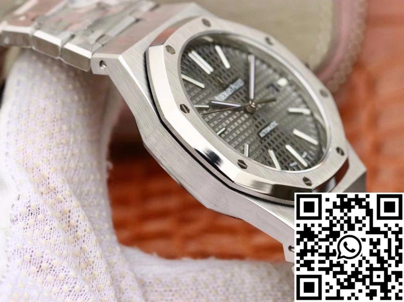FreshLook Audemars Piguet Royal Oak 15400ST.OO.1220ST.04 JF Factory Black Dial 39