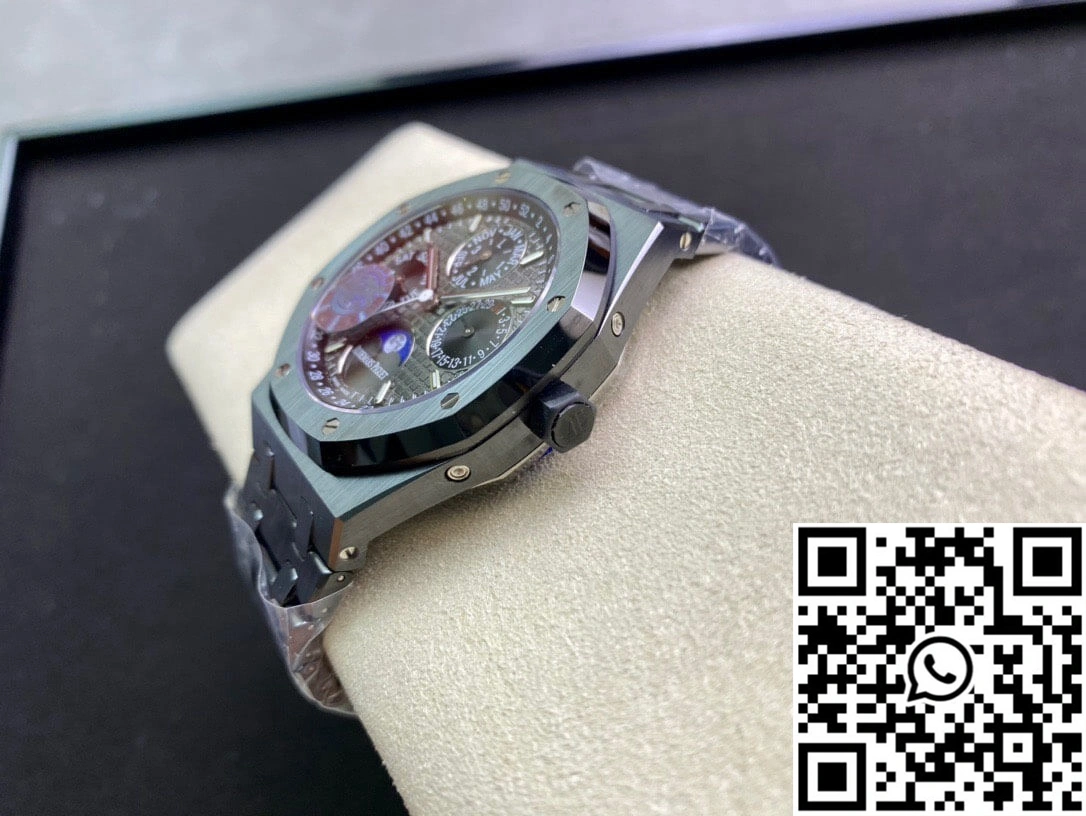 Audemars Piguet Royal Oak 26579CE.OO.1225CE.01 APS Factory Black Dial Lightweight 72
