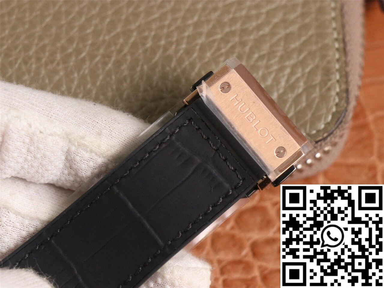 UrbanStyle Hublot  Fusion 511.OX.1181.LR WWF Factory Rose Gold Black Dial 1842