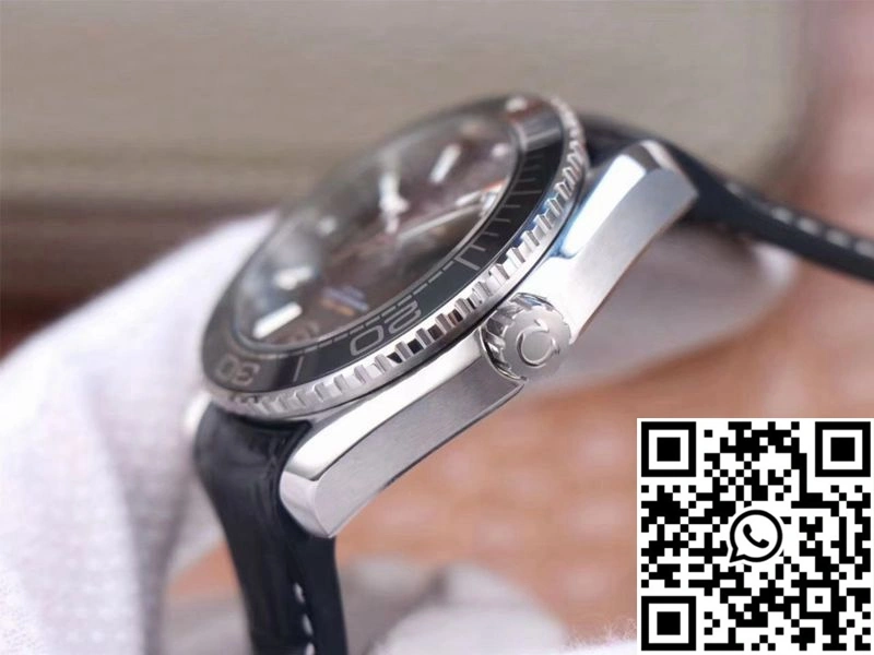 UrbanChic Omega Seamaster 215.33.40.20.01.001 Planet Ocean 600M VS Factory Black Dial 360