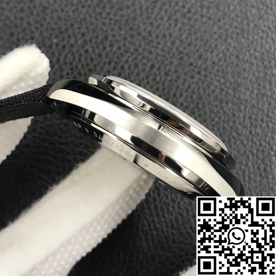 Omega Speedmaster Snoopy Award 311.32.42.30.04.003 OM Factory V2 White Dial Packable 455