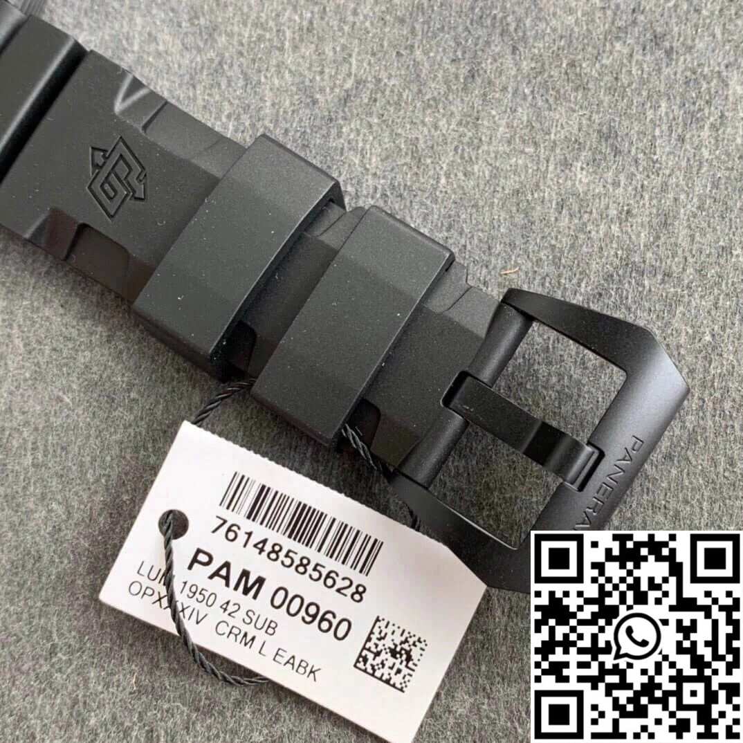 Stylish Panerai Submersible PAM00960 VS Factory Carbon Fiber Case 2260