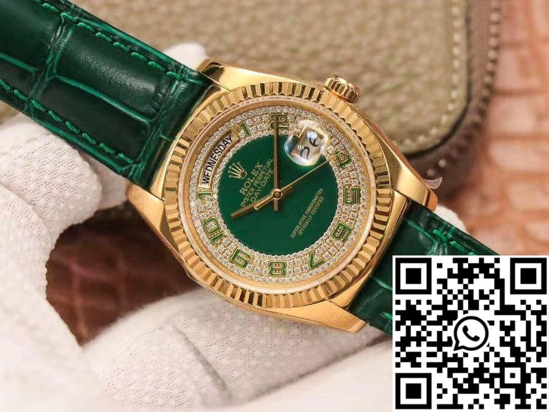 Trendsetting Replica Rolex Day-Date 36mm Green Enamel Diamond Gypsophila Gold dial watch 1015
