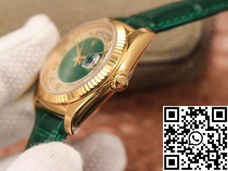 Trendsetting Replica Rolex Day-Date 36mm Green Enamel Diamond Gypsophila Gold dial watch 1015
