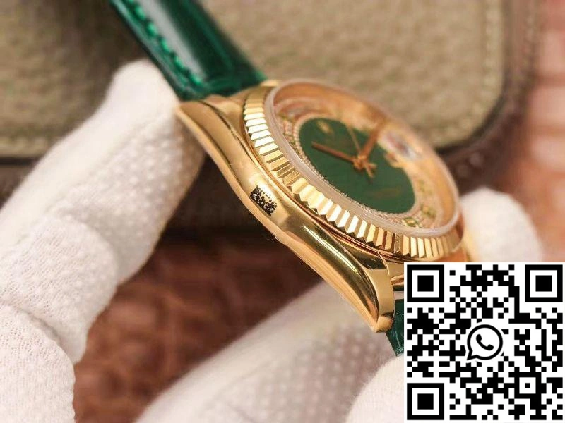 Trendsetting Replica Rolex Day-Date 36mm Green Enamel Diamond Gypsophila Gold dial watch 1015
