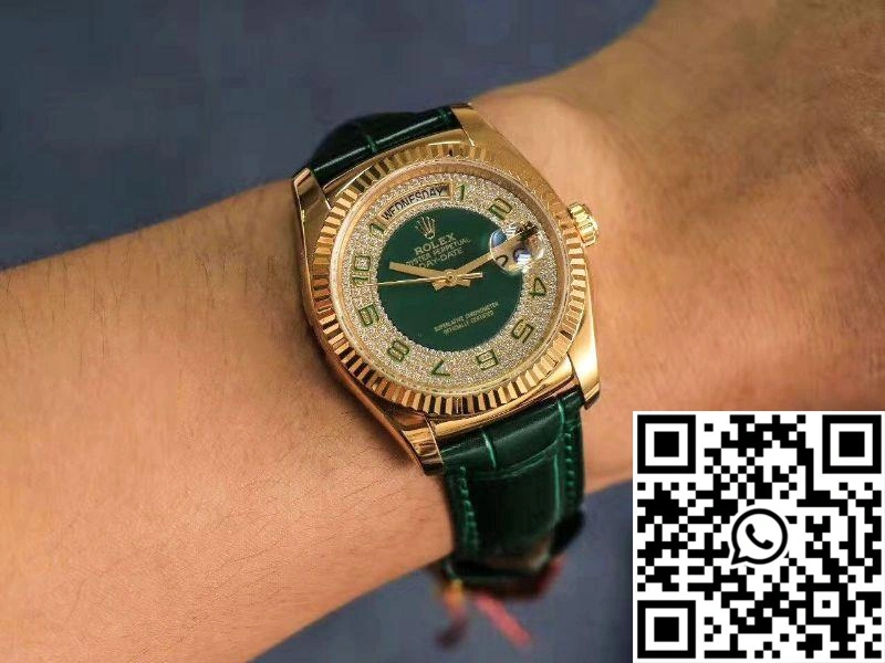 Trendsetting Replica Rolex Day-Date 36mm Green Enamel Diamond Gypsophila Gold dial watch 1015