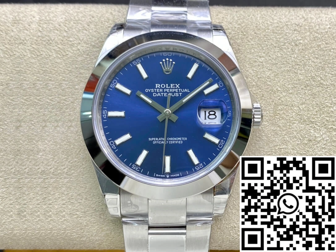Versatile Rolex Datejust M126300-0001 VS Factory Blue Dial 755