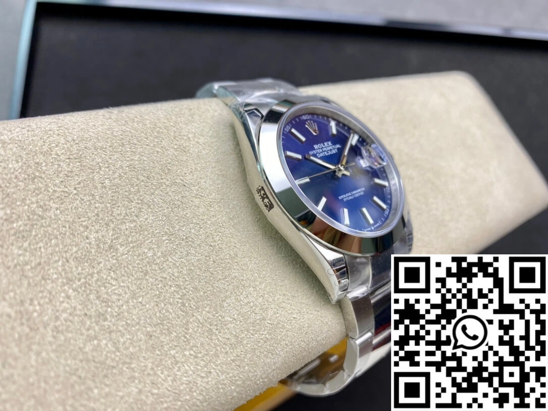 Versatile Rolex Datejust M126300-0001 VS Factory Blue Dial 755