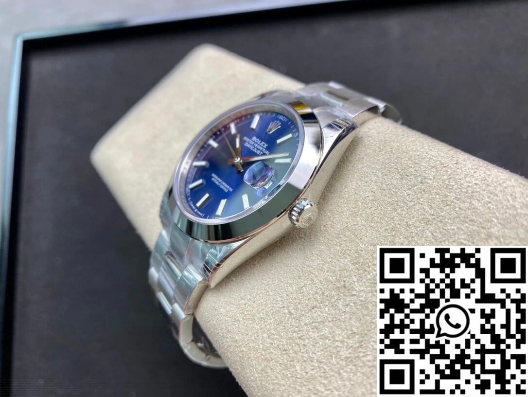Versatile Rolex Datejust M126300-0001 VS Factory Blue Dial 755