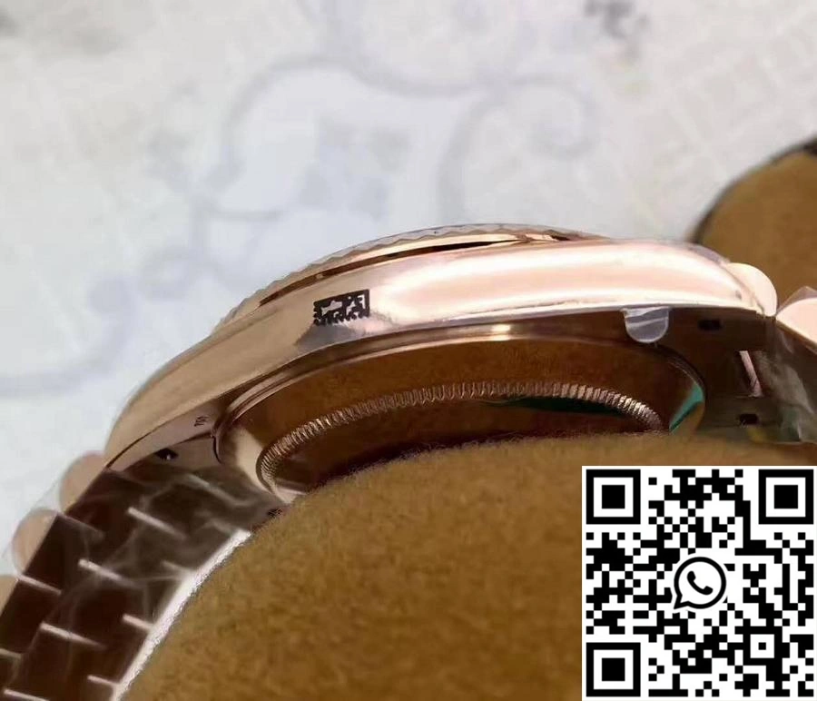 Comfortable Rolex Day-Date 40 228235 Rose Gold 40MM EW Factory Sundust Dial 1026
