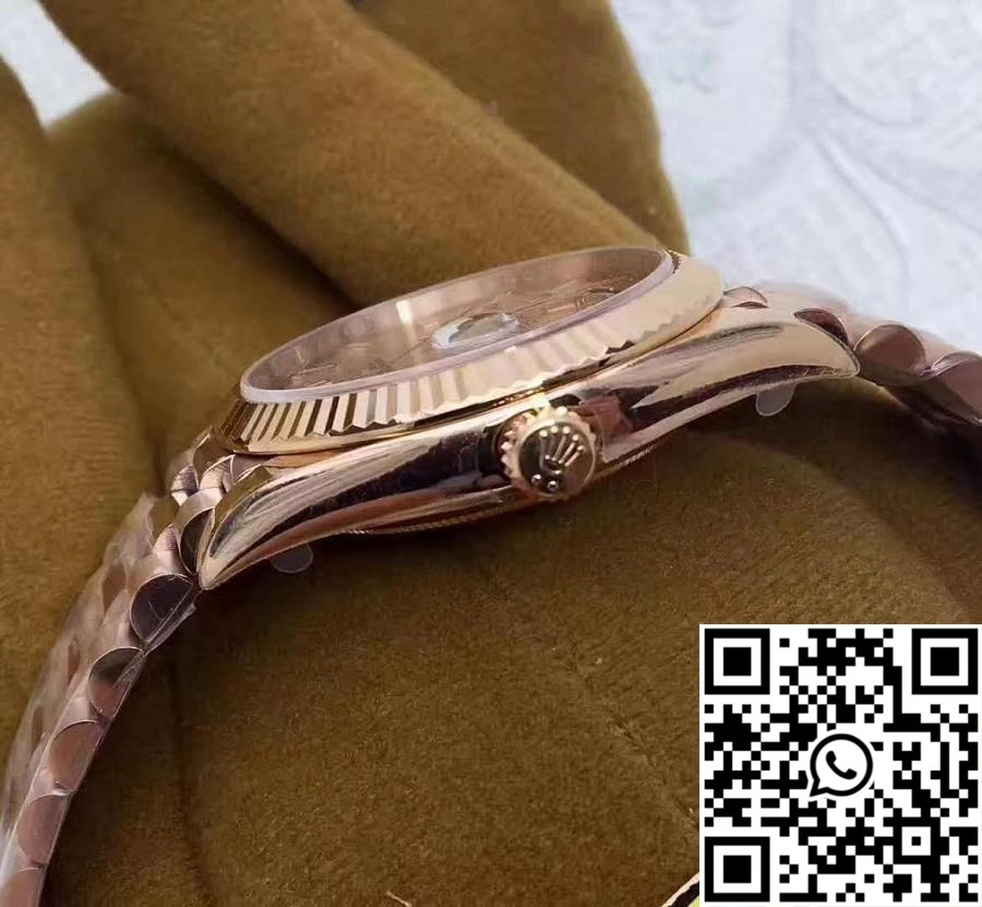 Comfortable Rolex Day-Date 40 228235 Rose Gold 40MM EW Factory Sundust Dial 1026