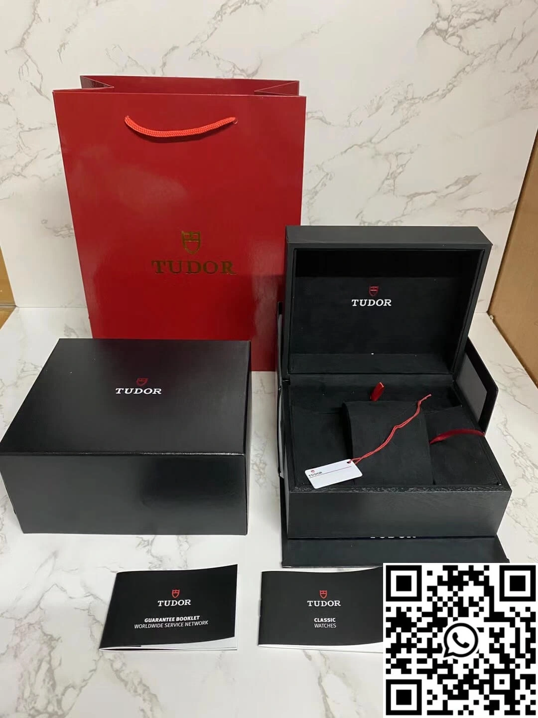 Tudor box Sleek 9